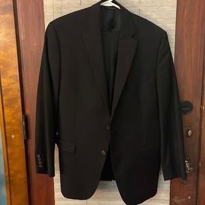 Lauren Ralph Lauren suit; 42R, 34x31; regular fit